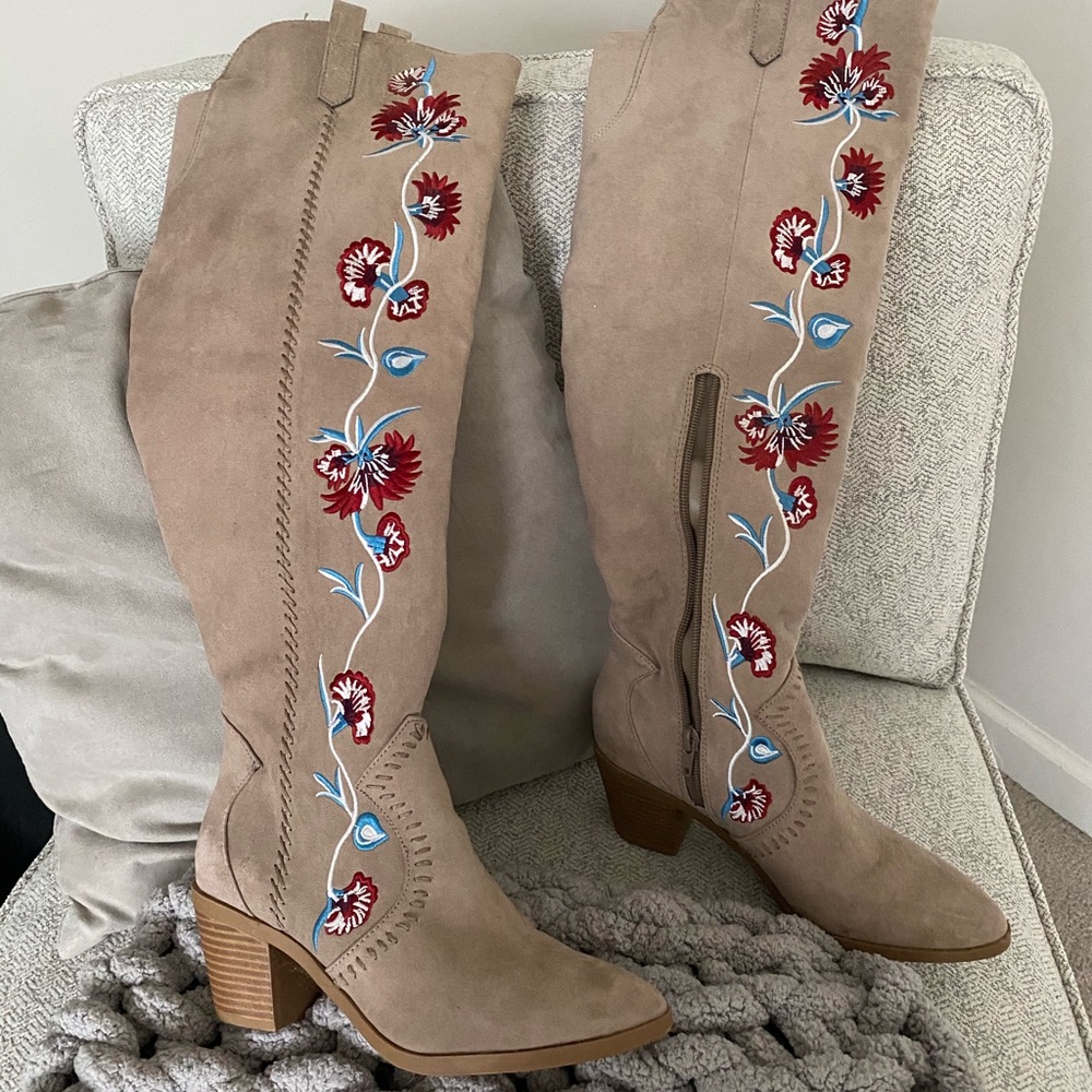 Carlos Knee High Embroidered Boots